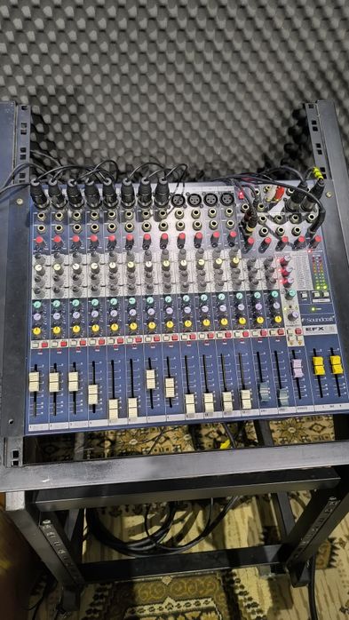 Soundcraft efx 12