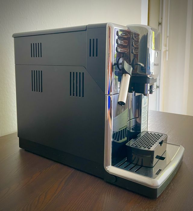 Кавомашина Philips Series 5000 EP5310