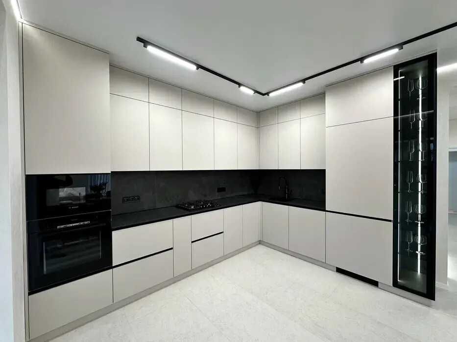 Продаж ОСОБНЯКА з якісним Авторським РЕМОНТОМ на початку Крихівців!