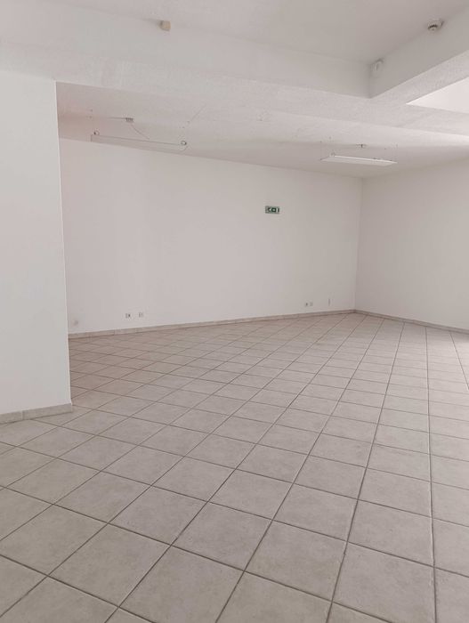 Arrendamento de loja com 156M Ramada