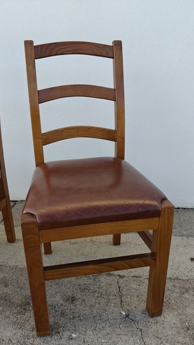 Cadeiras de madeira maciça