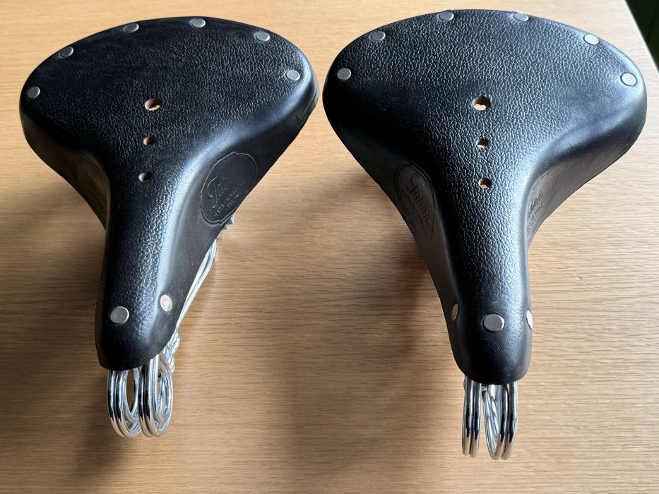 Selim Tabor em couro com molas – Novo