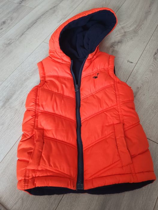 Безрукавка, жилетка тепла