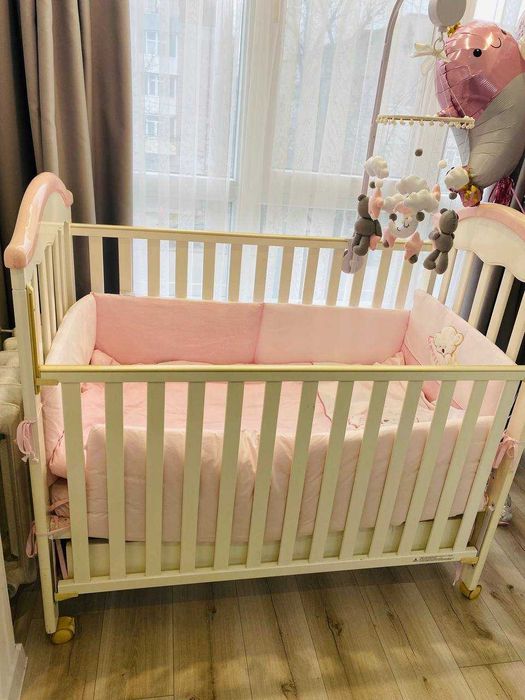 Ліжко дитяче, кроватка з музичним мобілем