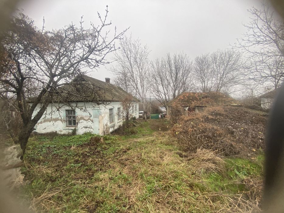 Будинок у Грушівці по центральній вулиці, можна під бізнес