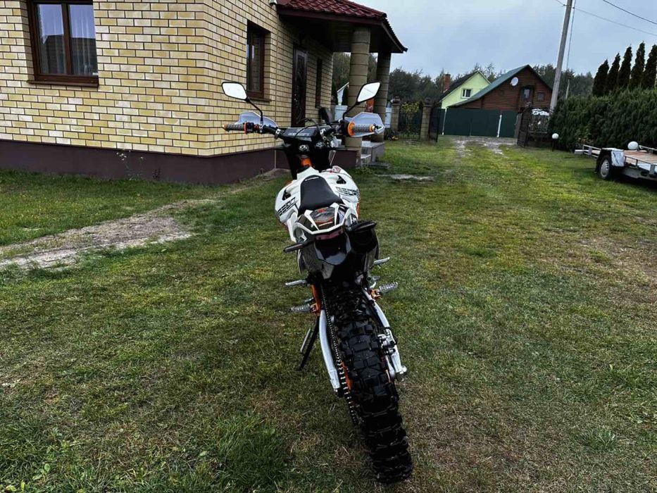 Продам мотоцикл крос  kovi geon gns 300