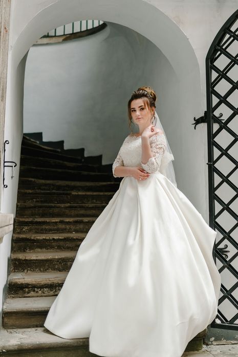 Весільне плаття (безрозмірне, універсальне).