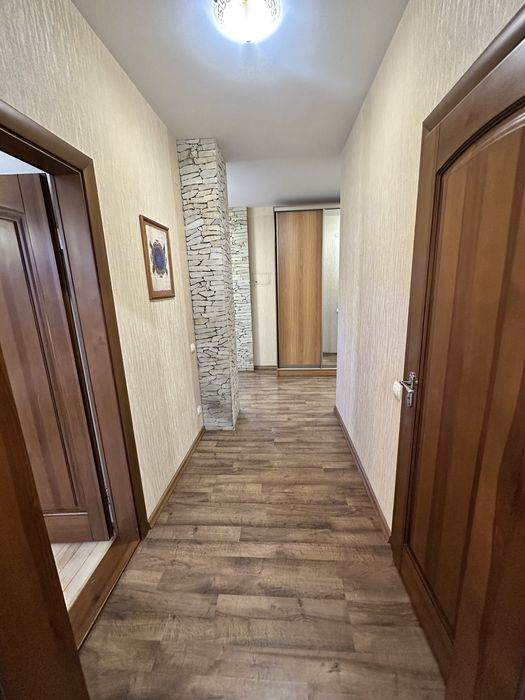 Продам красиву і дуже зручну двокімнатну квартиру в центрі Рівного