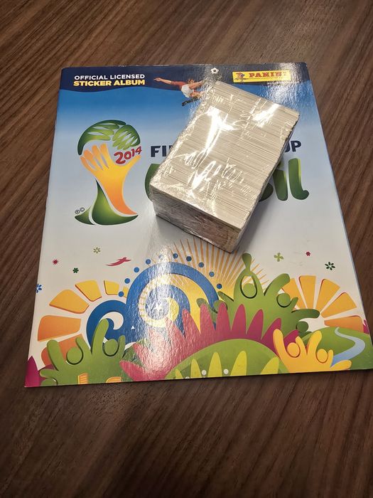 Caderneta  com todos os cromos por colar, Mundial Futebol Brasil 2014