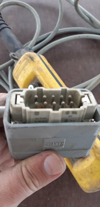 Фішка підвісний пульт станція