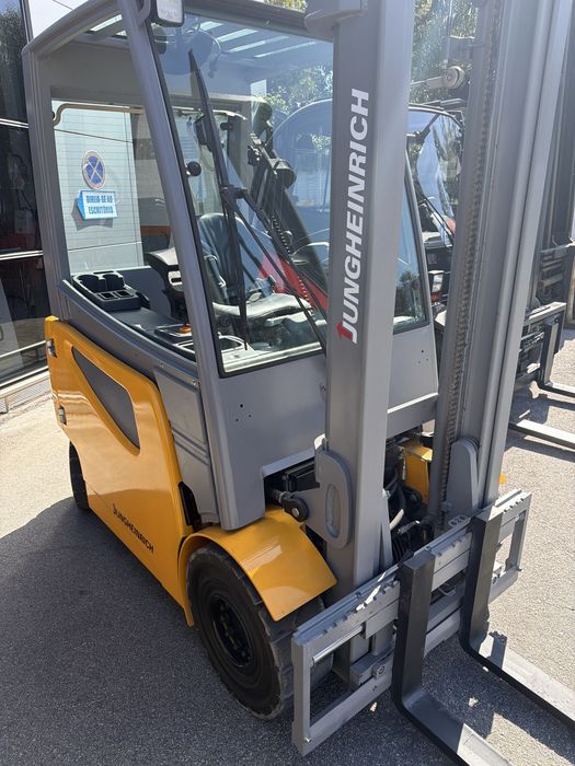 Empilhador 2,5 ton eletrico jungheirich EFG 425K