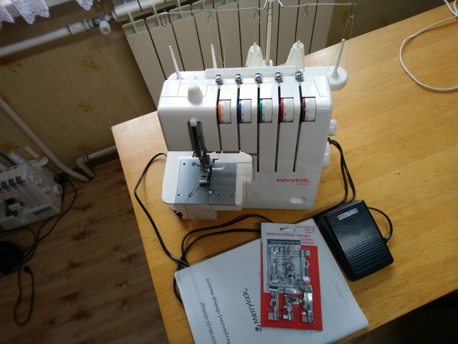 Merrylock 3000CL - 5-nitkowy coverlock - owerlok