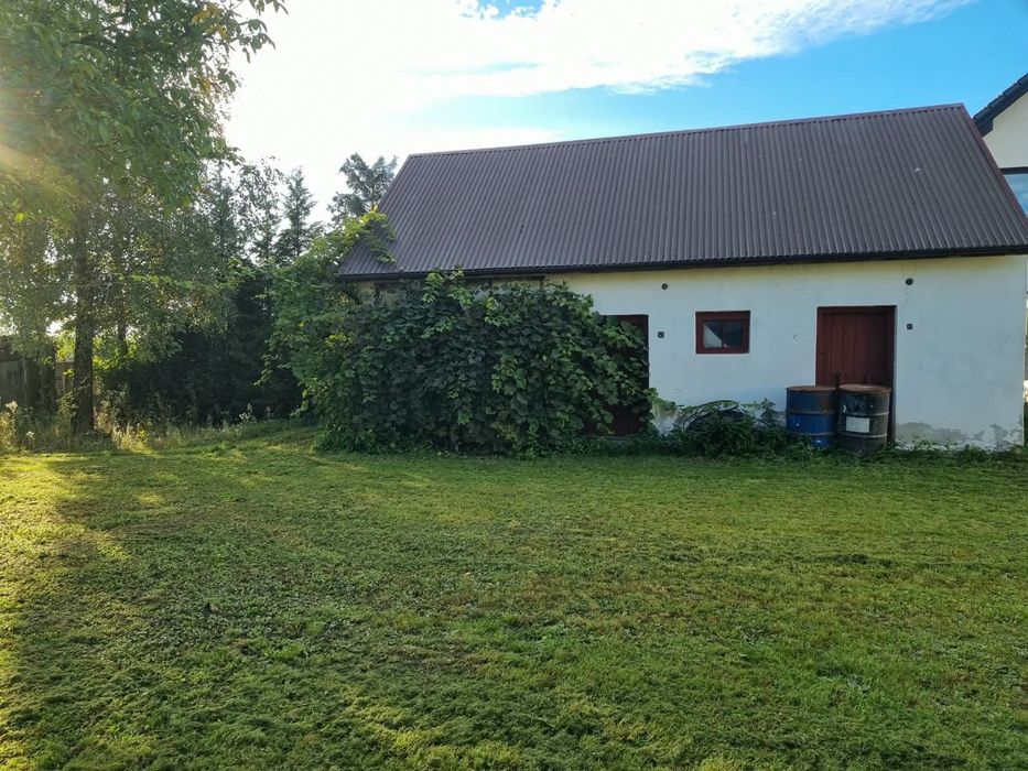 Dom wraz z dużą działką i budynkami gospodarczymi
