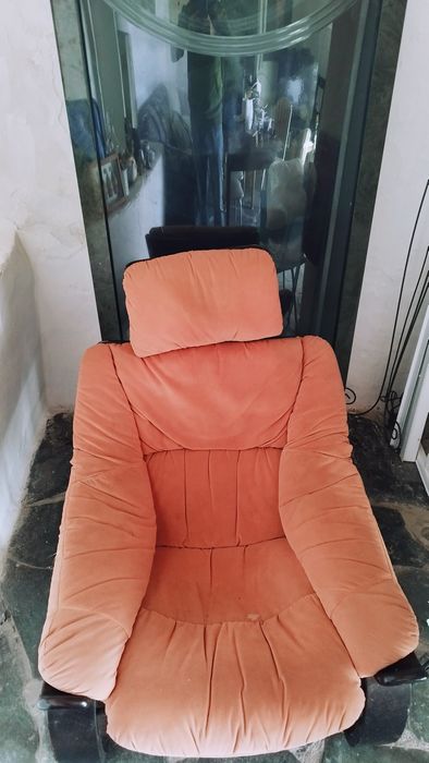 Poltrona usada em bom estado