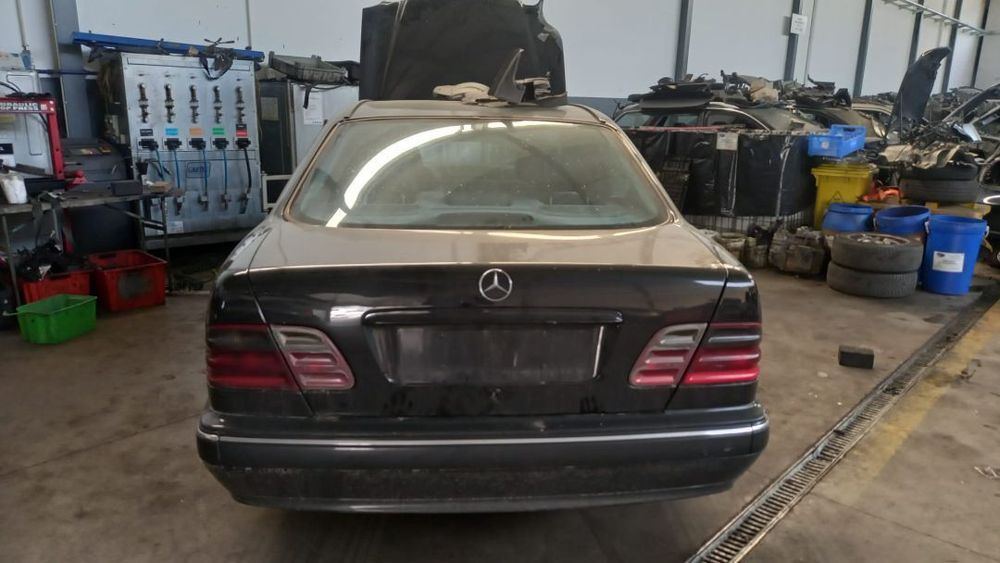 Eixo traseiro Mercedes E220 W210 2.2cdi de 1999