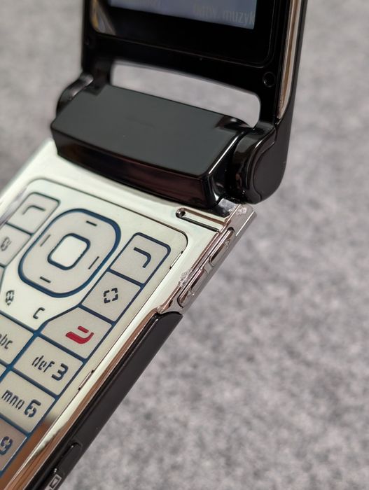 Telefon komórkowy Nokia N76