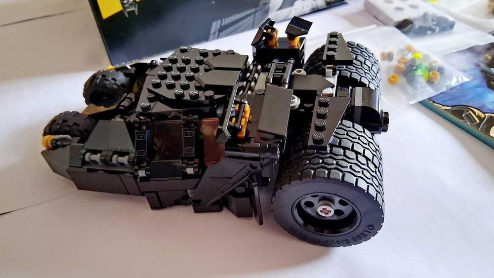 Lego DC 76239 Batmobile Tumbler Scarecrow Showdown peças novas montado