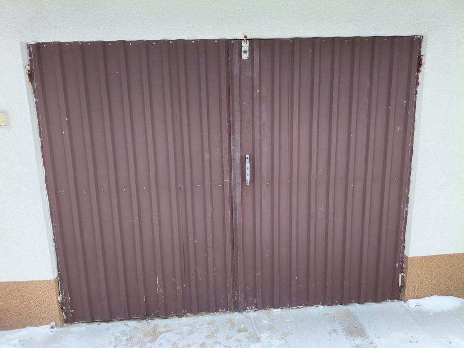 Sprzedam drzwi garażowe