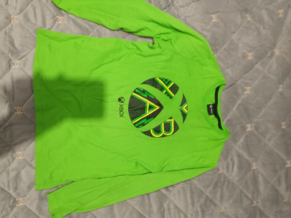 Продам тоненьку кофтинку для хлопчика.