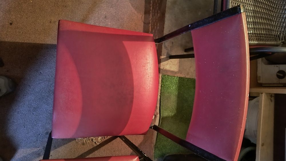 Oddam 2 krzesła - klasyki lat minionych