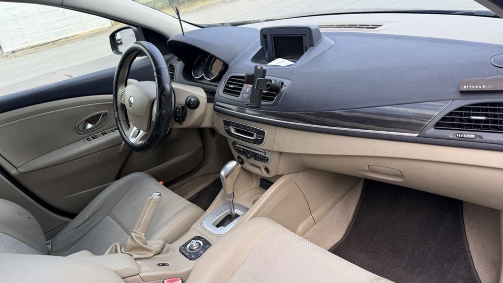 Продам власне авто Renault Megane ,автомат, 2.0 дизель,  2010 року .