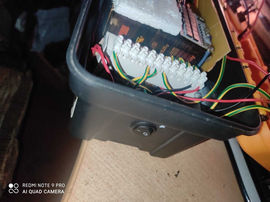 Стація портативна  для роботи  від акума     автономно.