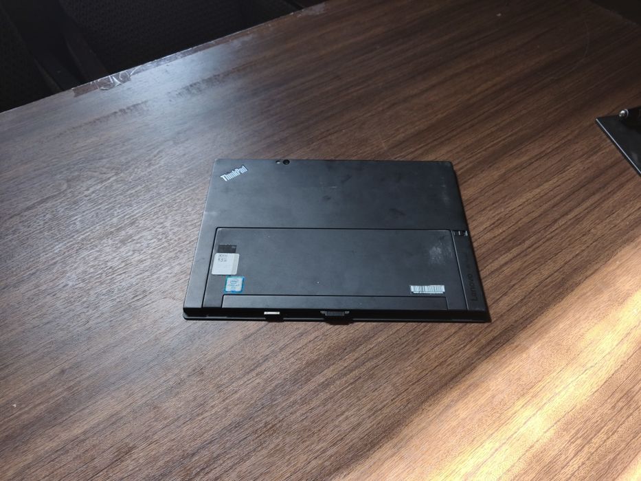 Продам Lenovo x1 tablet, m7-6y75 16gb, ssd 512gb