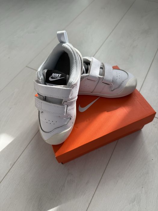 Кросівки Nike  26 розмір