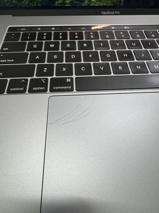Apple MacBook Pro A1990 2018/i7-9750H/16GB ram/1000GB SSD/AMD Radeon