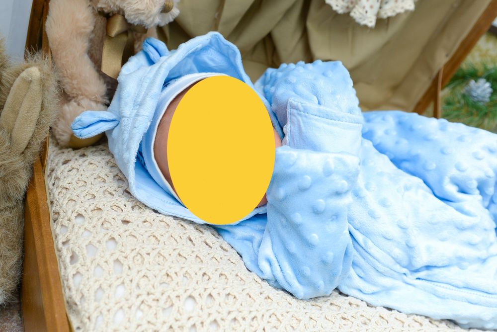 Чоловічок  для новонародженого на виписку