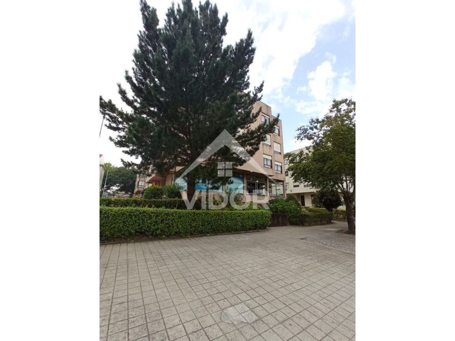 Garagem na Rua Bernardim Ribeiro - Circunvalação