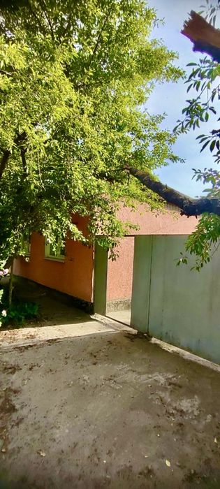 Продаж півбудинку з окремим  подвір'ям . м. Кропивницький  Лелеківка
