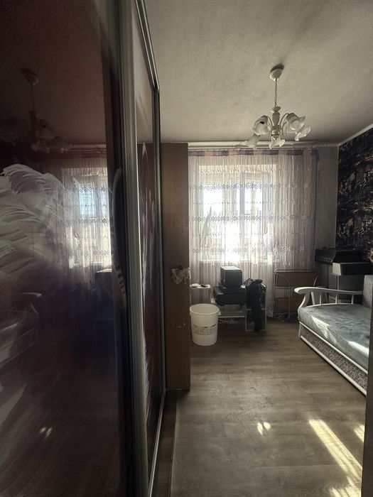 Продам 3-х кімнатну квартиру, Холодна Гора