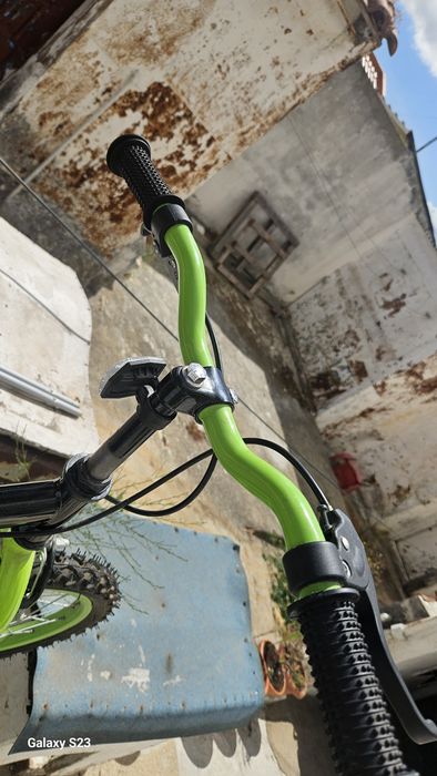 Bicicleta com rodinhas laterais (Prir Velho)