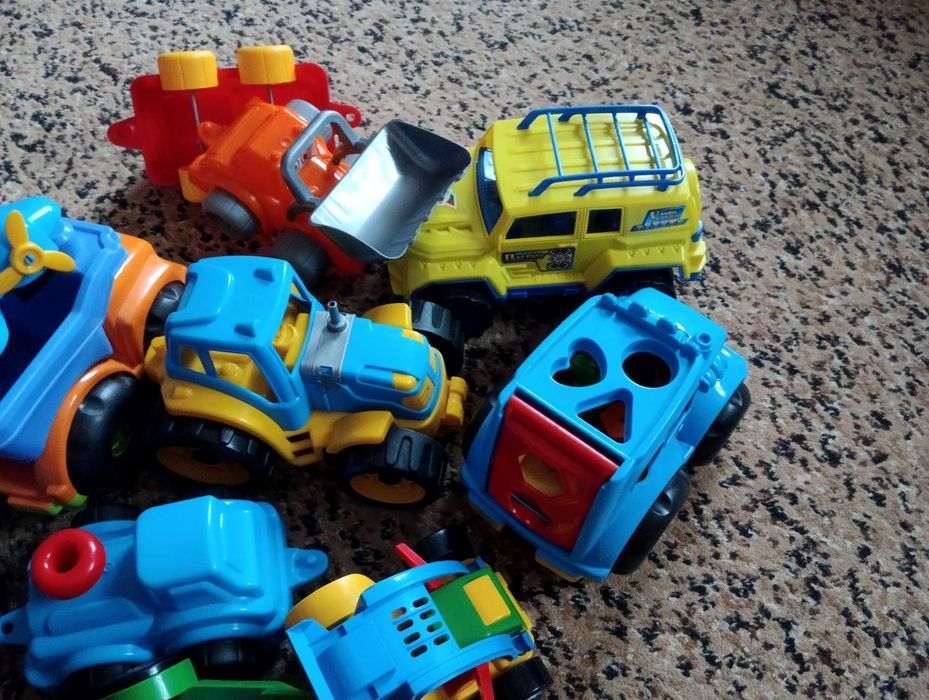 Игрушки разные для малышей