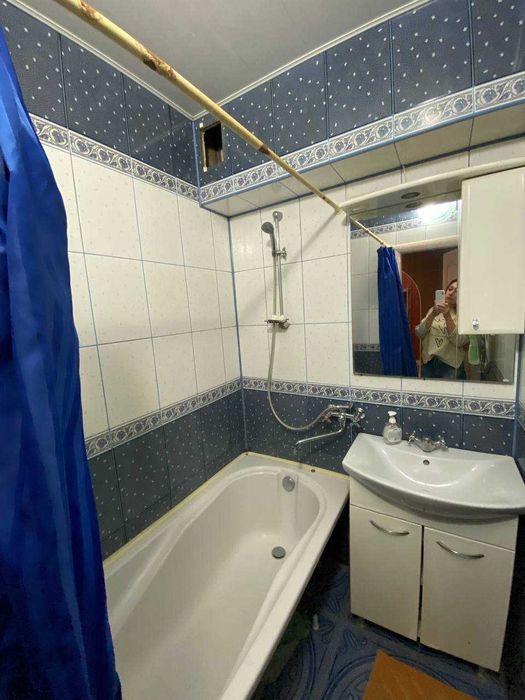 Велика, простора,3к -В хорошому районі з суперовим ремонтом, поверх ок