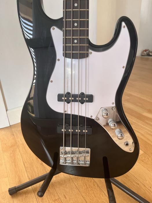 Gitara basowa by joe orlean