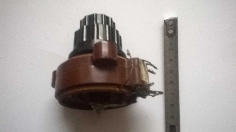 Двойной реостат, переменный резистор на 20 и 1 Ом.