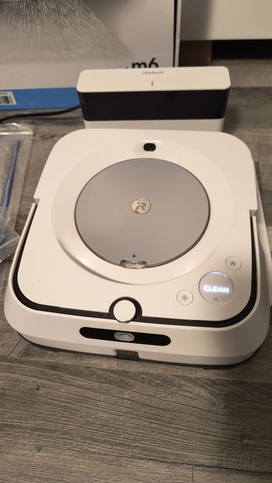 Robot mopujący IRobot Braava Jet M6