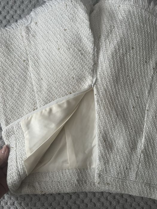 Продаю білий твідовий піджак та шорти на хс-с