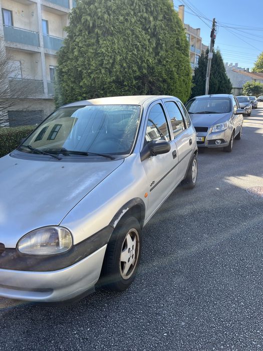 Opel corsa B / Para despachar. Troco por Motorizada / mota 125 ou trotinete !  Valor 600€ negociável.