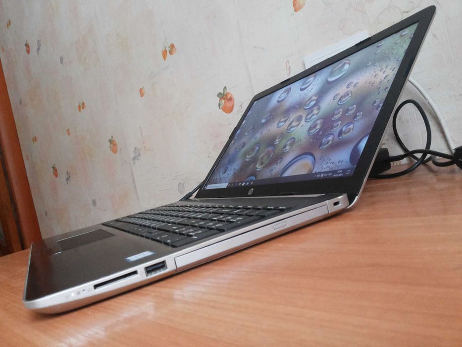 HР15, IPS FHD, i7-8565u, Ram8gb, SSD256gb; HDD500gb