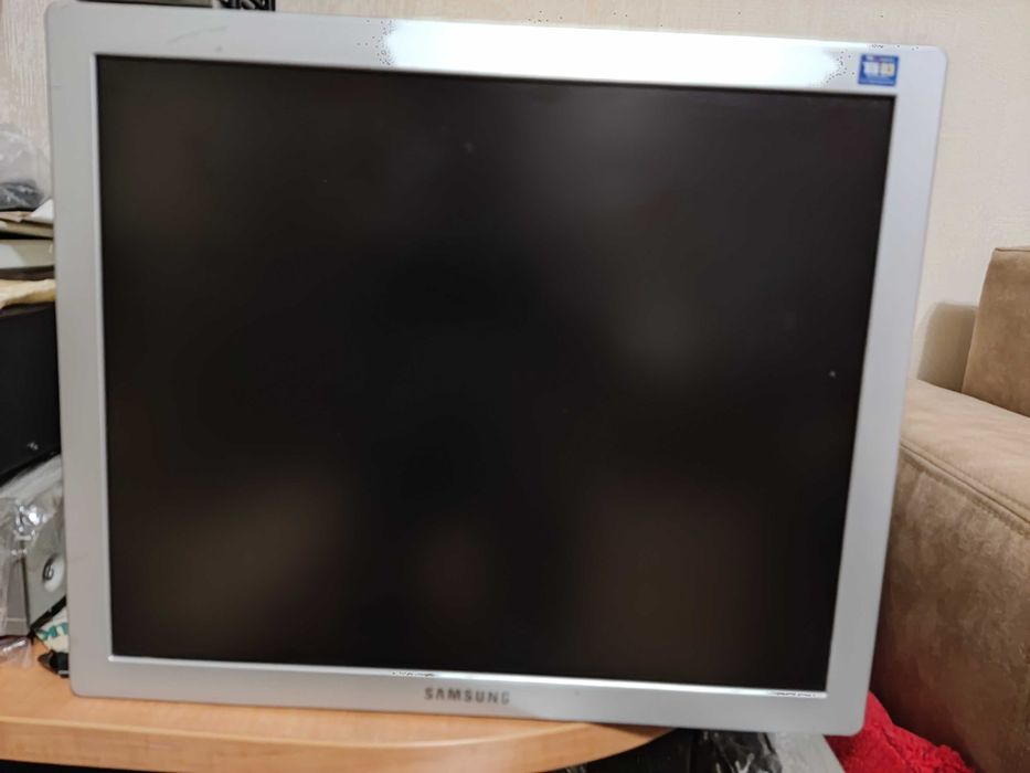 Системный блок и монитор