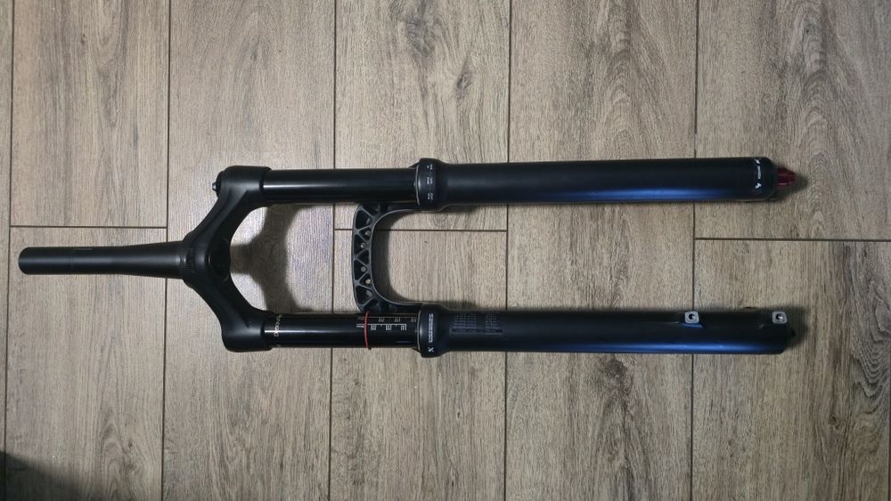 Вилка RockShox Yari RC -  29" Boost 15x110 22 року E-MTB