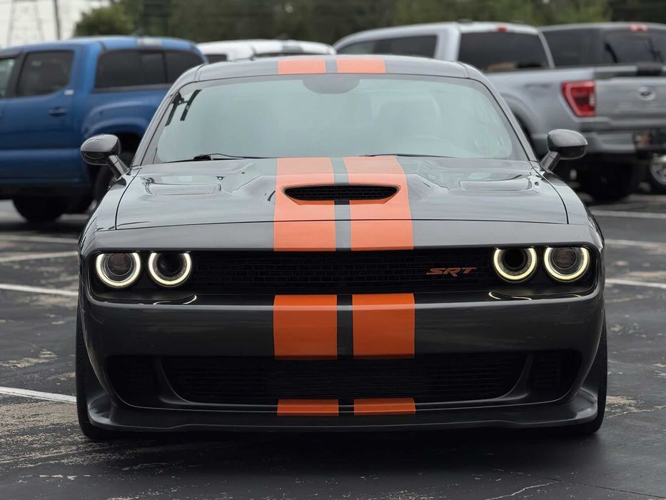 Dodge Challenger SRT Hellcat      2017