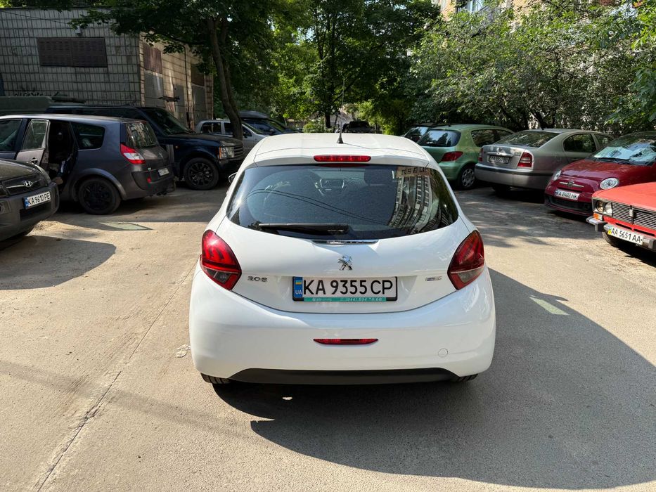 Продам Peugeot 208 2016 $5800