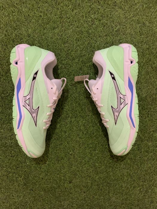 Волейбольні кросівки asics