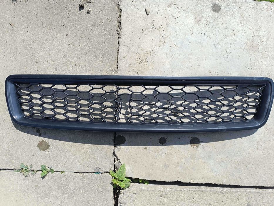 Grill atrapa plaster miodu Audi A4 B5