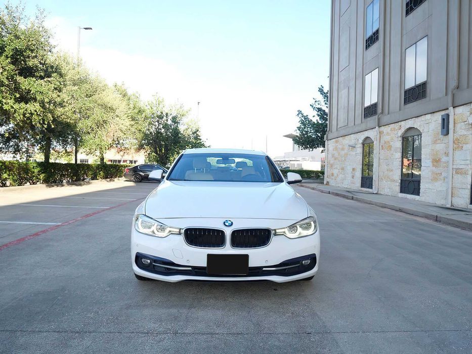 BMW 330i      2017