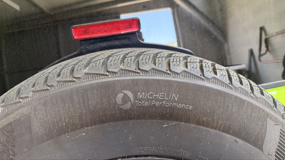 Jogo de 5 pneus MICHELIN 255/70 R18